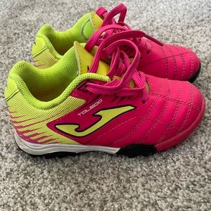 Kids/toddler soccer cleats